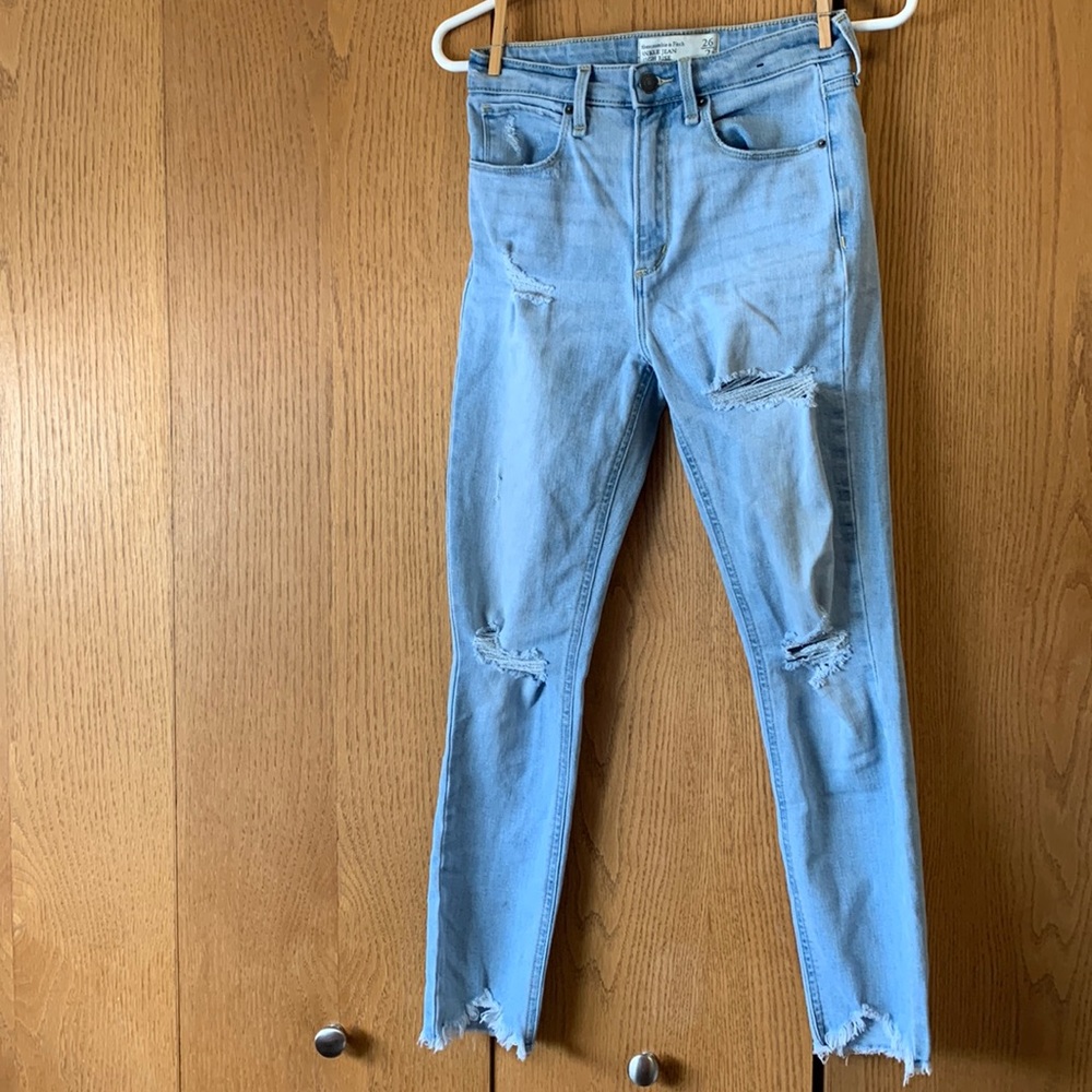 Abercrombie & Fitch Ankle jean High rise